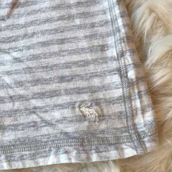 Abercrombie kids gray and cream striped tank top Size Medium - Picture 5 of 7